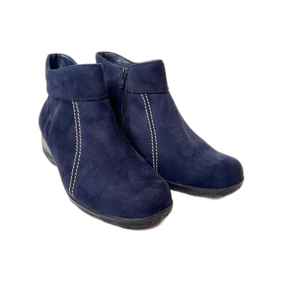 Basic Editions Navy suede ankle booties. Size 10 Wide US - Picture 6 of 9